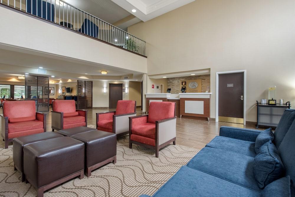 Comfort Suites Lafayette University Area Bagian luar foto