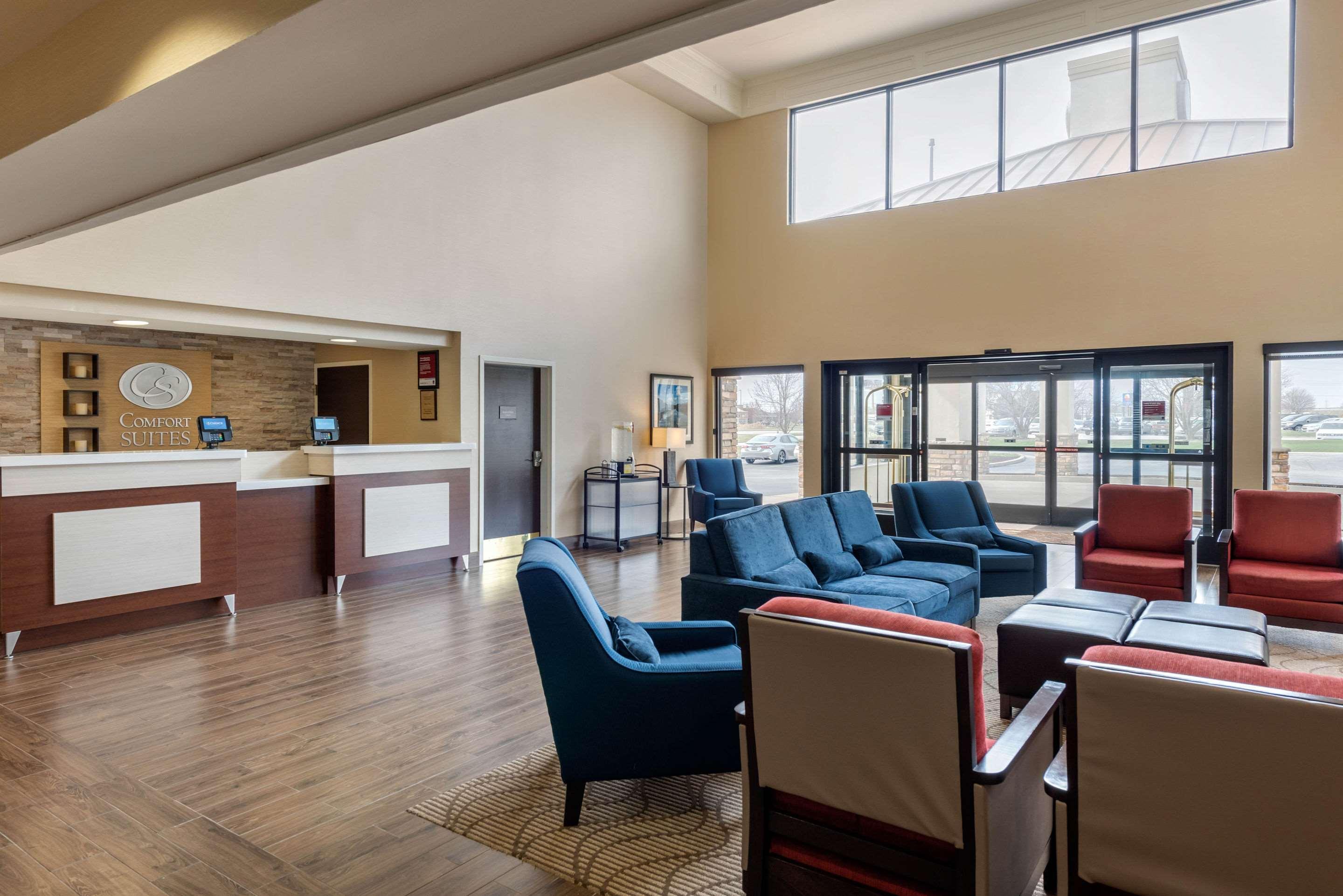 Comfort Suites Lafayette University Area Bagian luar foto