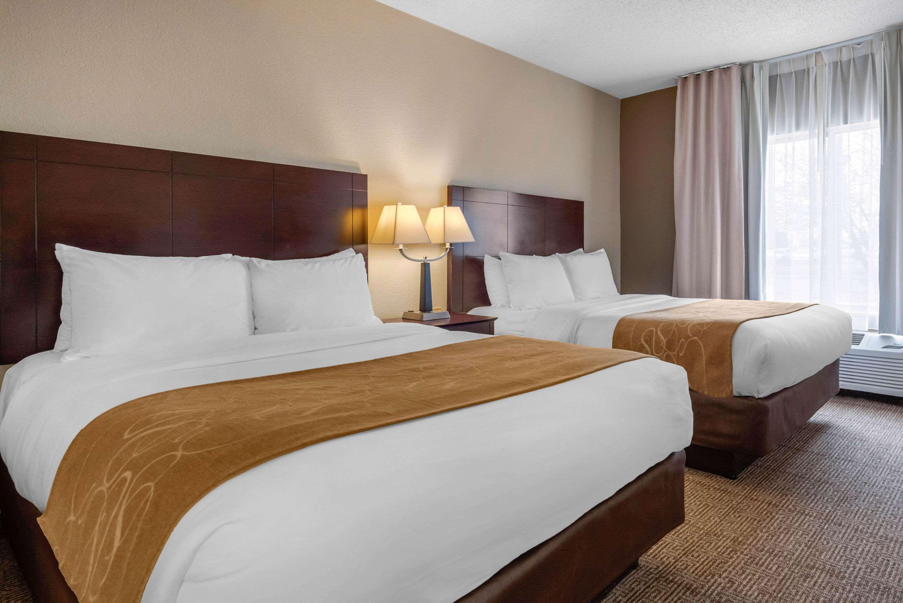 Comfort Suites Lafayette University Area Bagian luar foto