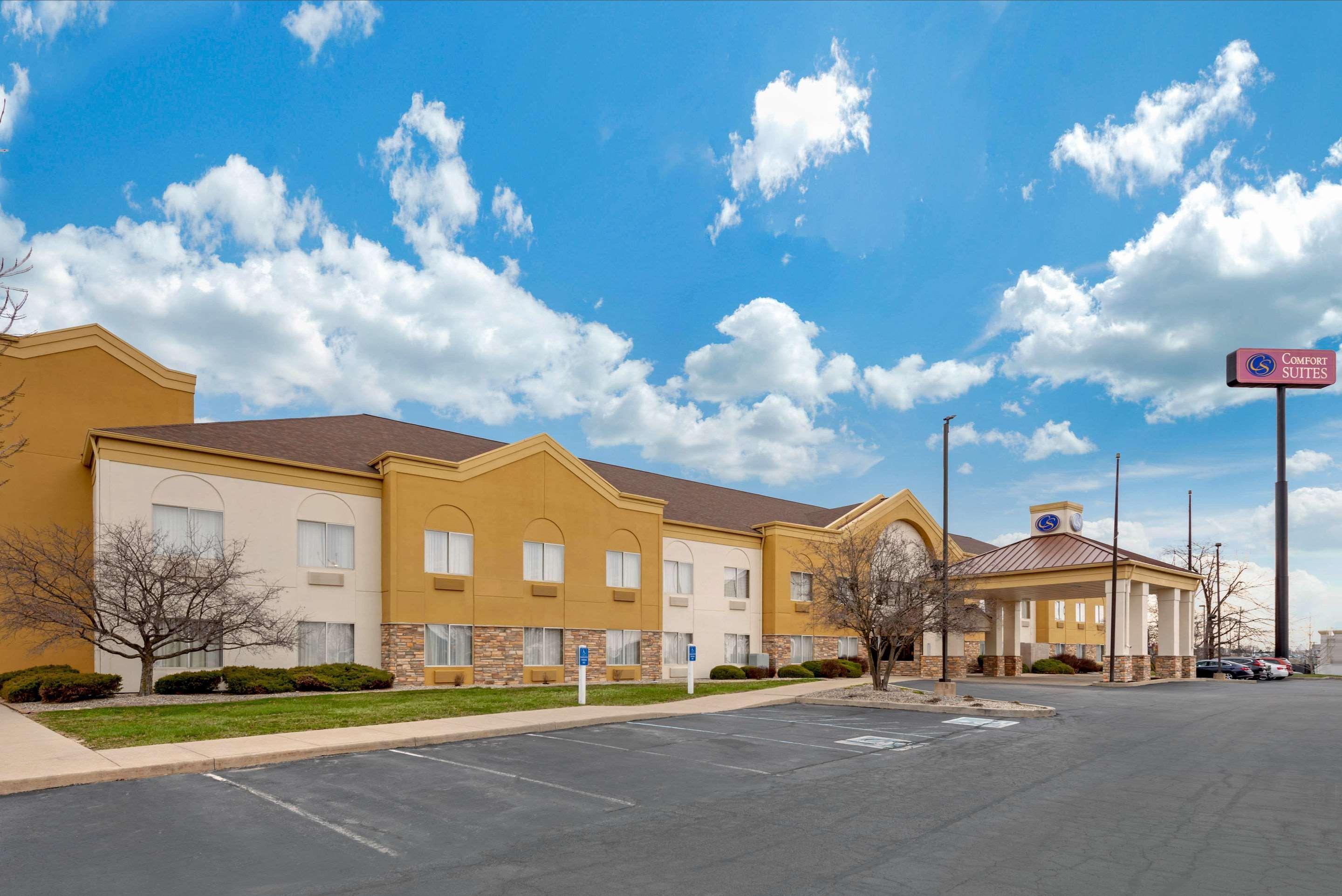 Comfort Suites Lafayette University Area Bagian luar foto