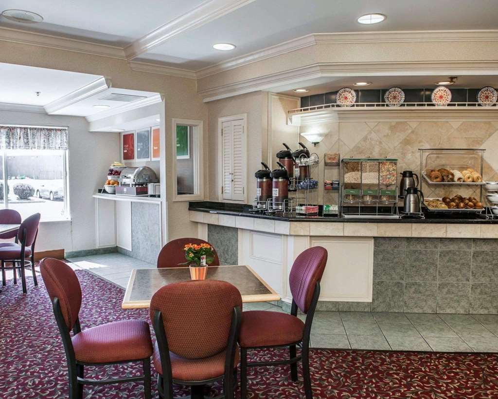 Comfort Suites Lafayette University Area Restoran foto
